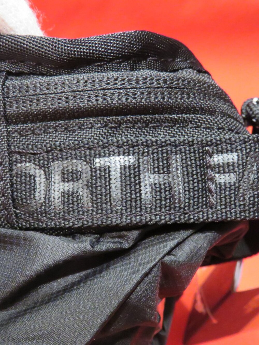 NWT The North Face Bozer Pouch L Black Crossbody Shoulder Bag - Picture 7 of 8